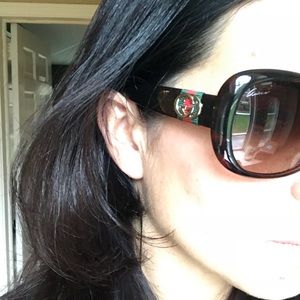 Gucci sunglasses! BRAND NEW!! NEVER WORN! $290